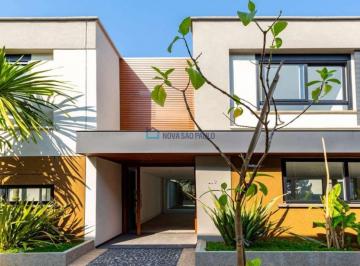 Casa · 367m² · 4 Quartos · 4 Vagas · Casa de alto padrão à venda com 4 quartos, 4 suítes, 4 vagas, no Alto da Boa Vista.