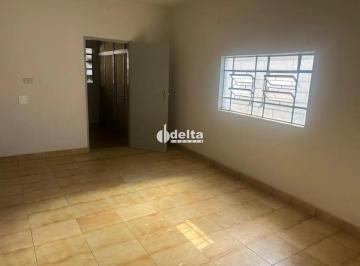 Casa · 400m² · 3 Quartos · 2 Vagas · Casa Residencial Padrão em Uberlândia