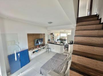 Casa · 74m² · 2 Quartos · 1 Vaga · Sobrado em frente a Lagoa do Gavião
