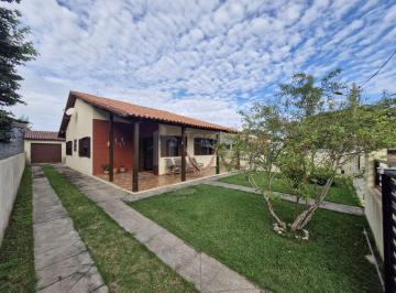 Casa · 100m² · 2 Quartos · 5 Vagas · Linda Casa Linear a 100 metros da Lagoa em Praia Seca – Conforto, Lazer e Renda Extra!