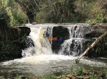 fon8yum2ogm2y2i3odringm4_md · CHÁCARA SIMPLESMENTE ENCANTADORA!! 18 HECTARES, RIO CACHOEIRAS,AÇUDES !!