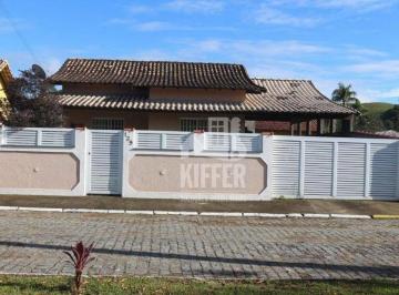 CASA CACHOEIRA DE MACACU · Casa à Venda em Papucaia com 3 Quartos, Suíte e Piscina