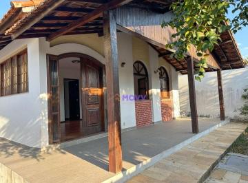 dd167041423ff63c729727261ea8196f6e5d0337 · Casa Linear na 2ª Quadra da Praia de Piratininga - 2 Suítes, 360m², Próximo a Tudo!