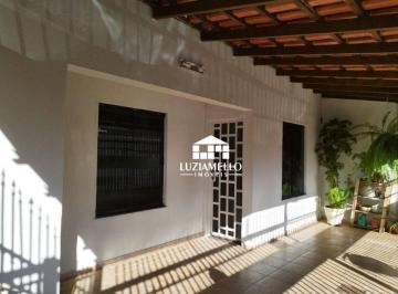 Fachada · QE 42, Sobrado com casa térrea e 2 aptos de 1 qto!