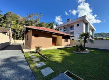 Casa de 3 quartos, Pomerode · Linda Residência no Centro de Pomerode - SC