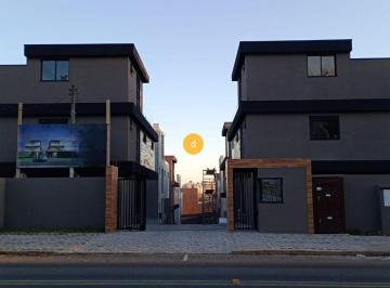 Apartamento · 262m² · 3 Quartos · 2 Vagas · Sobrado com 3 Andares e 3 suítes no Mercês
