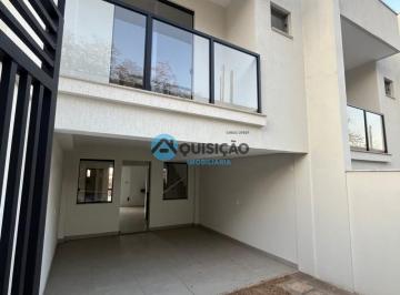 Casa · 3 Quartos · 1 Vaga · Casa 3 Quartos sendo um Suíte com Quintal