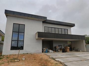 Casa de 4 quartos, Embu-Guaçu · Belíssimo Sobrado com 3 suítes, área gourmet e piscina.