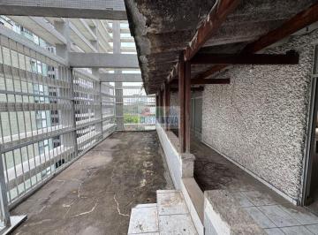 Apartamento · 298m² · 3 Quartos · 1 Vaga · Apartamento com 3 suítes e 298 m² no Condomínio Alcácer. Imóvel para investimento e reforma total