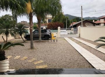Casa · 250m² · 2 Quartos · 4 Vagas · Casa com 3 dormitórios à venda na praia de Canto Grande Bombinhas SC.