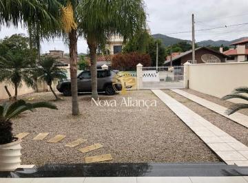 Casa · 250m² · 2 Quartos · 4 Vagas · Casa com 3 dormitórios à venda na praia de Canto Grande Bombinhas SC.