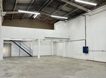 Comercial · 230m² · Indústria em Jardim Leocádia, Sorocaba/SP