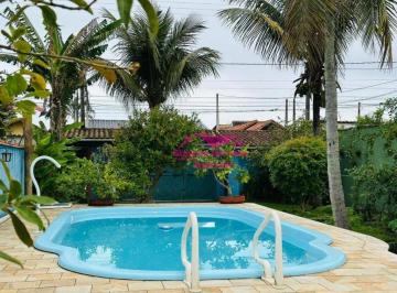 0a2bf93cc602b7d9429eae26c3605f0105dfc143 · CASA À VENDA EM LOTE INTEIRO COM PISCINA E AMPLA ÁREA VERDE