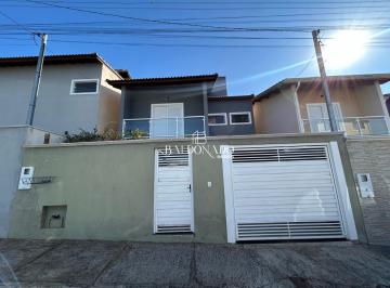 Casa · 139m² · 3 Quartos · 1 Vaga · Casa em Extrema para venda com 3 dormitórios próximo ao centro