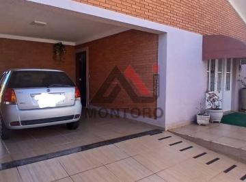 Casa · 216m² · 2 Quartos · 2 Vagas · Casa Padrão em Araraquara