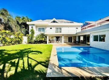 987d896c458a925693309ae4a5d4858d2e236c4d · Santa Monica Jardins - Casa Triplex de Alto Padrão com 5 Suítes, campo de futebol e Placas Solares. 