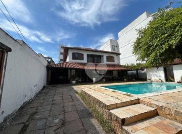 1aca8383fd38ad1b960fcce6f8d344e371f3fbd7 · Casa com 561m² de Terreno