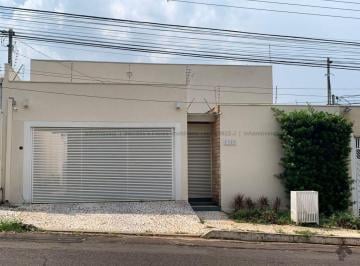 Casa de 1 quarto, Campo Grande · Belíssima casa com piscina em frente a praça