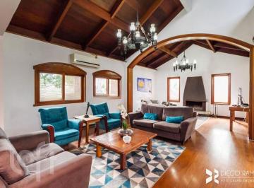 https:__pui.loft.com.br_listings_c12b438f-f3b3-4856-985e-9a069fc5681e_photos_163f682d?preset=desktop · Casa à venda em Ipanema com 292 m², 3 quartos, 1 suíte, 2 vagas