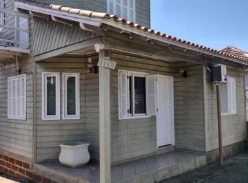 https:__pui.loft.com.br_listings_4e6832d7-f4c7-46c1-baf2-acda93e3e656_photos_0c33df57?preset=desktop · Casa à venda em Camaquã com 150 m², 2 quartos, 6 vagas
