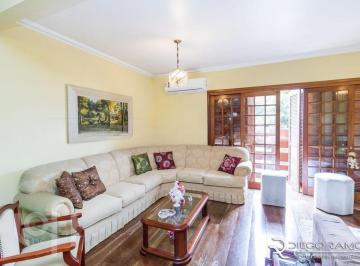 https:__pui.loft.com.br_listings_01ed4c5d-d0bb-4f2c-863d-8dc83fe66f2d_photos_60f8a540?preset=desktop · Casa à venda em Navegantes com 385 m², 3 quartos, 1 suíte, 2 vagas
