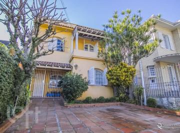 https:__pui.loft.com.br_listings_fee6d13e-b7de-4abd-8e83-23b5944237d9_photos_59fa543b?preset=desktop · Casa à venda em Medianeira com 230 m², 3 quartos, 2 vagas