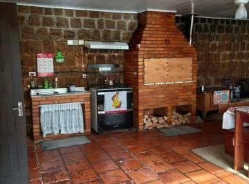 https:__pui.loft.com.br_listings_f6e715e3-81c4-463a-9193-815773666e70_photos_5f20ab43?preset=desktop · Casa à venda em Teresópolis com 80 m², 3 quartos, 1 suíte, 3 vagas