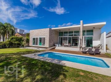 https:__pui.loft.com.br_listings_6e34d70a-d0e9-4c72-aa0c-ffbab17d1038_photos_73e90026?preset=desktop · Casa à venda em Belém Novo com 421 m², 4 quartos, 4 suítes, 6 vagas