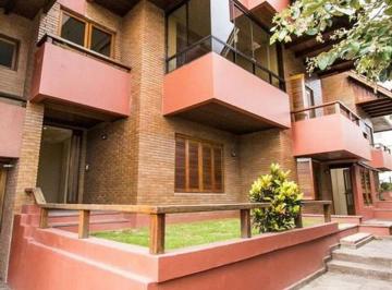 https:__pui.loft.com.br_listings_8ae0aa0b-adc4-4697-85f1-ed1c2e5de825_photos_c27a3357?preset=desktop · Casa à venda em Santa Tereza com 379 m², 4 quartos, 1 suíte, 2 vagas