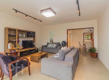 https:__pui.loft.com.br_listings_35b6c763-e40f-40d3-b9ad-216dbfedd7c8_photos_3d25b753?preset=desktop · Casa à venda em Medianeira com 360 m², 5 quartos, 2 suítes, 4 vagas