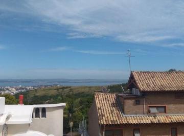 https:__pui.loft.com.br_listings_37204816-05ad-4038-a7fb-b7be82481d57_photos_ccca28ef?preset=desktop · Casa à venda em Teresópolis com 309 m², 3 quartos, 3 suítes, 4 vagas