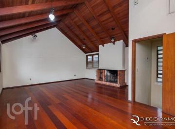 https:__pui.loft.com.br_listings_8dba8043-7e09-4cd0-aa43-a42936a310bf_photos_8553a4ea?preset=desktop · Casa à venda em São João com 440 m², 7 quartos, 2 suítes, 3 vagas