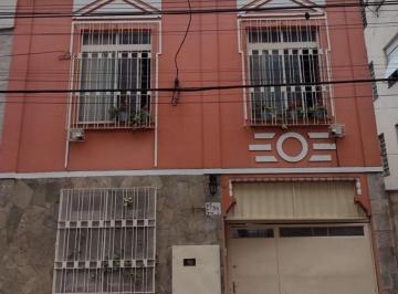 https:__pui.loft.com.br_listings_d7219712-1731-4436-9b78-59e978b08c0f_photos_6a3756e6?preset=desktop · Casa à venda em Centro com 140 m², 4 quartos, 2 vagas