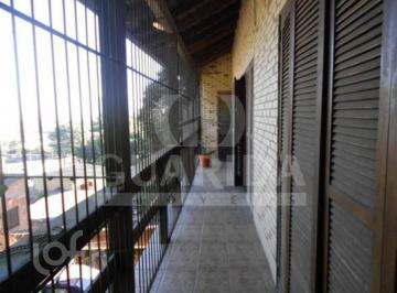 https:__pui.loft.com.br_listings_96f6ca16-7acb-4e04-b295-f7f9016a46b9_photos_738cf3f6?preset=desktop · Casa à venda em Cristal com 270 m², 3 quartos, 1 suíte