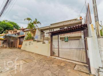 https:__pui.loft.com.br_listings_16e24c47-bb5b-44c8-9957-5d033df87e60_photos_e4cba2a0?preset=desktop · Casa à venda em Nonoai com 358 m², 5 quartos, 5 suítes, 4 vagas