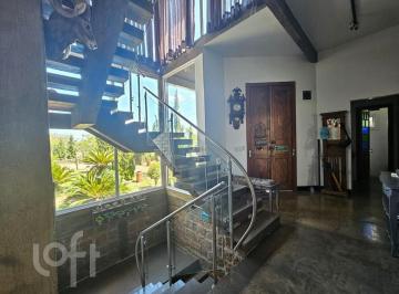 https:__pui.loft.com.br_listings_36e63bd1-032d-4a49-9cae-c7c59b20dff6_photos_9479fb20?preset=desktop · Casa à venda em Teresópolis com 400 m², 4 quartos, 2 suítes, 5 vagas