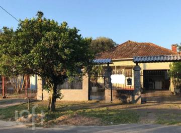 https:__pui.loft.com.br_listings_39f73698-9138-4ee6-8d19-ec52b4ecbee0_photos_cf86eda3?preset=desktop · Casa à venda em Belém Novo com 150 m², 3 quartos, 1 vaga