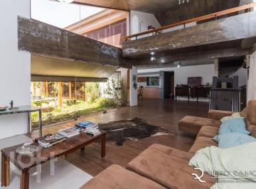 https:__pui.loft.com.br_listings_3deaab5c-ddfa-4a08-b53d-4358627d12de_photos_e43f5732?preset=desktop · Casa à venda em Tristeza com 450 m², 4 quartos, 1 suíte, 2 vagas