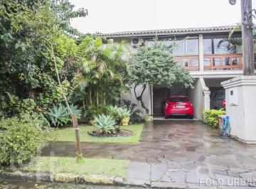 https:__pui.loft.com.br_listings_c3c9444a-debc-459f-9123-57a21eca9344_photos_c01c72f4?preset=desktop · Casa à venda em Ipanema com 233 m², 3 quartos, 1 suíte, 2 vagas