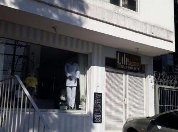 https:__pui.loft.com.br_listings_23db9d7c-39ae-4e06-95a5-d8f900cbea39_photos_523981c4?preset=desktop · Casa à venda em Menino Deus com 250 m², 4 quartos, 1 suíte, 3 vagas