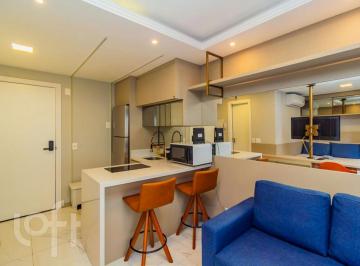 https:__pui.loft.com.br_listings_cc48109d-ffe6-4f0b-8edd-6ec9177ee918_photos_cd8c8471?preset=desktop · Apartamento à venda em Cidade Baixa com 24 m², 1 quarto, 1 vaga