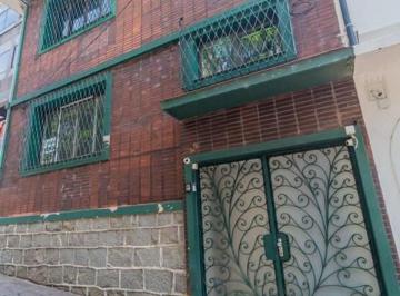https:__pui.loft.com.br_listings_4ba8b280-4ab1-46c9-a584-351f973040f0_photos_262ce612?preset=desktop · Casa à venda em Moinhos de Vento com 250 m², 4 quartos, 1 vaga