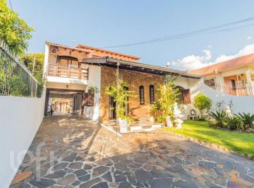 https:__pui.loft.com.br_listings_594da805-79f7-4ded-8afc-a3d1d09ffd69_photos_3d6e5e47?preset=desktop · Casa à venda em Morro Santana com 240 m², 3 quartos, 6 vagas