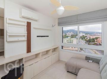 https:__pui.loft.com.br_listings_ccd1279d-5971-43c9-91b4-16b770f8f5b4_photos_789afdbd?preset=desktop · Apartamento à venda em Glória com 66 m², 3 quartos, 1 suíte, 1 vaga
