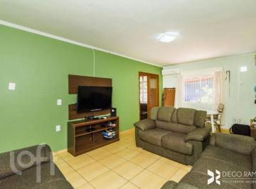 https:__pui.loft.com.br_listings_cedb8b0f-1ad5-4ccf-8e0f-02327b860115_photos_a9c40ce3?preset=desktop · Casa à venda em Cavalhada com 243 m², 3 quartos, 1 suíte, 4 vagas