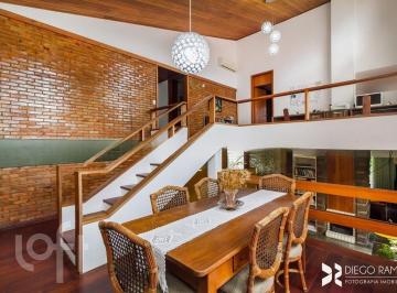 https:__pui.loft.com.br_listings_68c8c3ce-4f65-4767-b3e2-b1333793d251_photos_fde622c5?preset=desktop · Casa à venda em Ipanema com 248 m², 3 quartos, 1 suíte, 2 vagas