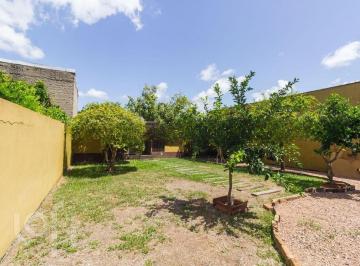 https:__pui.loft.com.br_listings_ea77f540-9f79-4398-8bf9-852f178472bb_photos_28395fac?preset=desktop · Casa à venda em Jardim São Pedro com 360 m², 3 quartos, 1 suíte, 4 vagas