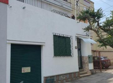 https:__pui.loft.com.br_listings_eb0506b7-b607-4886-8d4f-0618e634a3c4_photos_4d165f66?preset=desktop · Casa à venda em Azenha com 270 m², 3 quartos, 1 suíte, 1 vaga