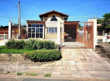 https:__pui.loft.com.br_listings_7a08c8af-fd3d-4b7f-86d8-155e15e8c6c3_photos_2f934409?preset=desktop · Casa à venda em Agronomia com 150 m², 3 quartos, 1 suíte, 4 vagas
