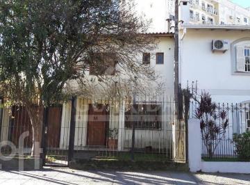 https:__pui.loft.com.br_listings_c8249f3f-8912-4bed-bd52-13665aa2996f_photos_32e1075e?preset=desktop · Casa à venda em Camaquã com 250 m², 3 quartos, 1 suíte